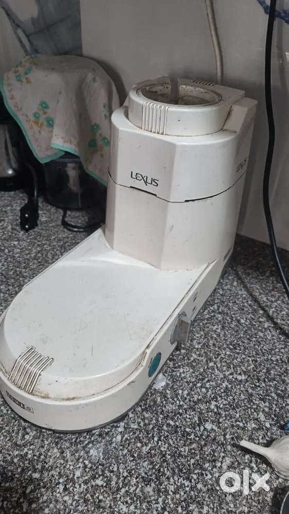 Mixer grinder- Usha with three containers  (working condition )
