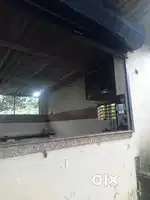 Chi shop.chicken cutting workar