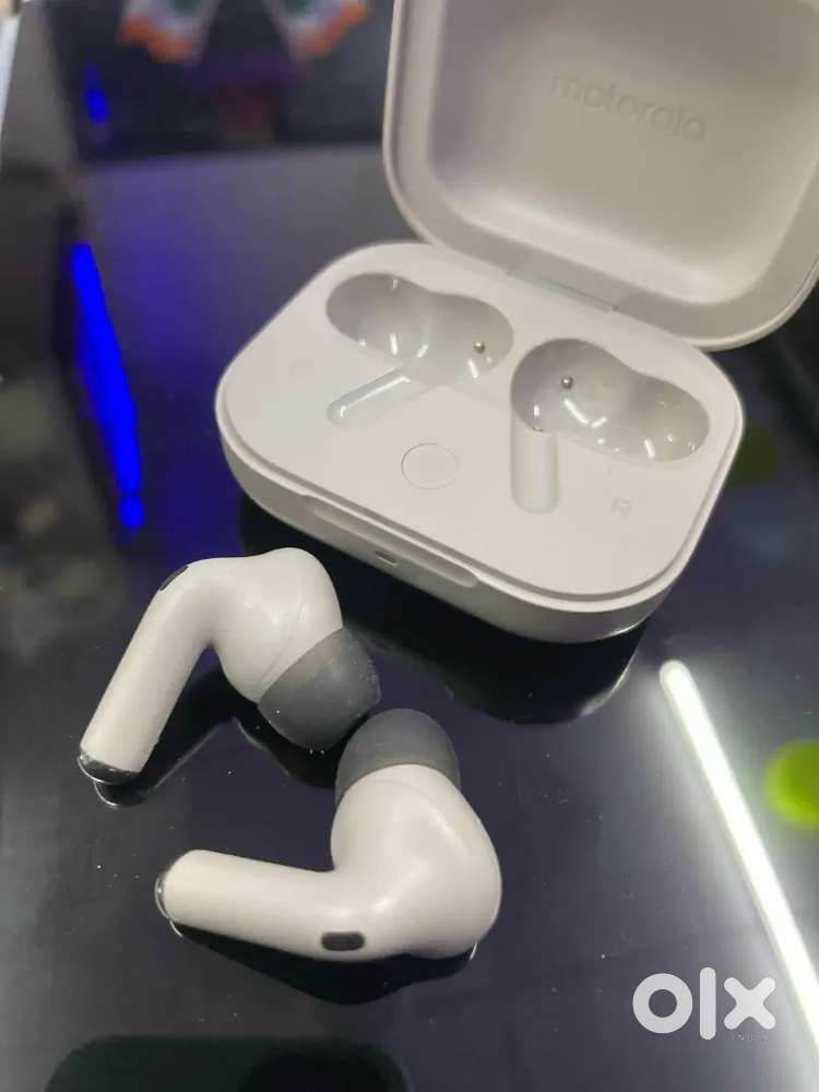 Motorola buds+ Sound by Bose, ANC, Bluetooth Headset True Wireless