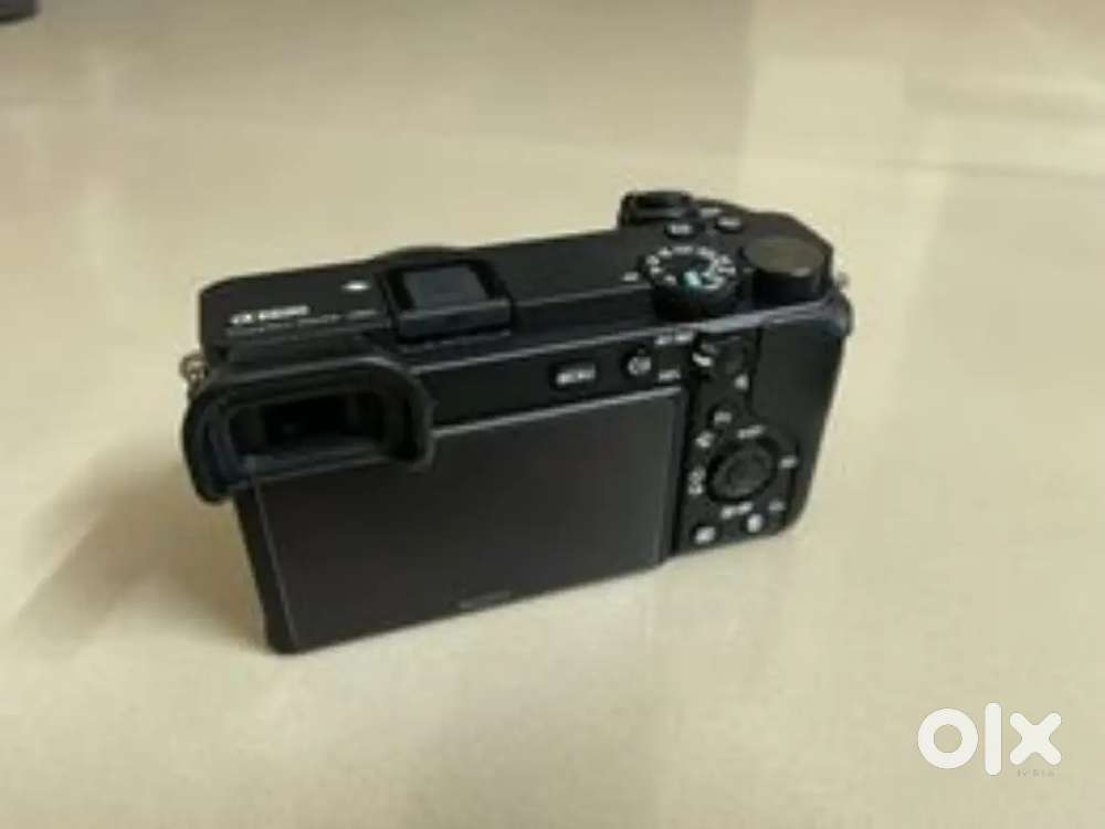 SONY Alpha ILCE-6600 on rent