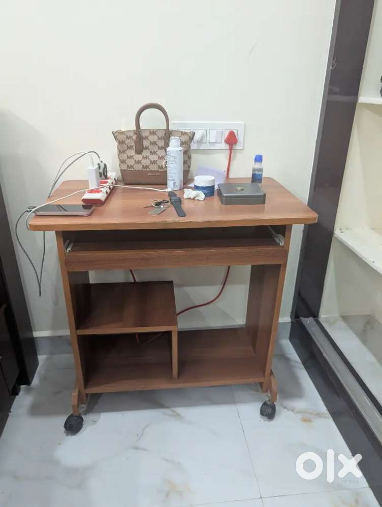 Computer table - 1499
