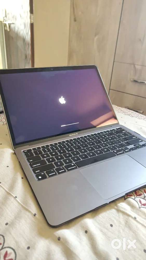 Apple macbook M1 chip