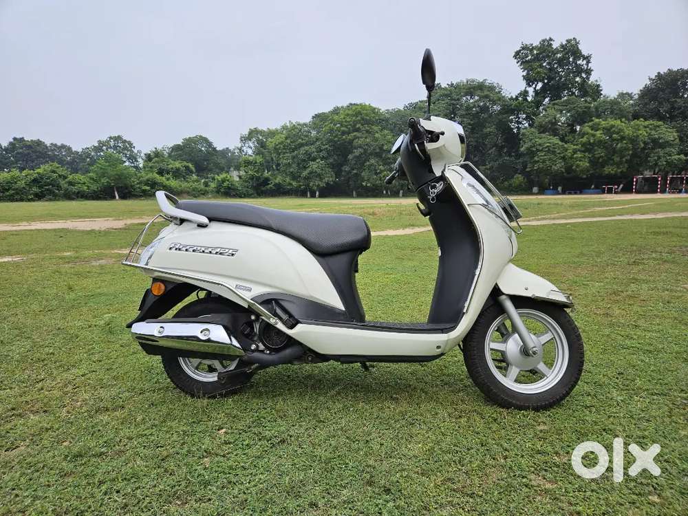 Suzuki Access 125-showroom condition,7000 Kms,warranty till 2027