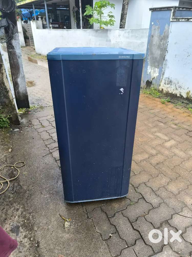 Super condition single door fridge good