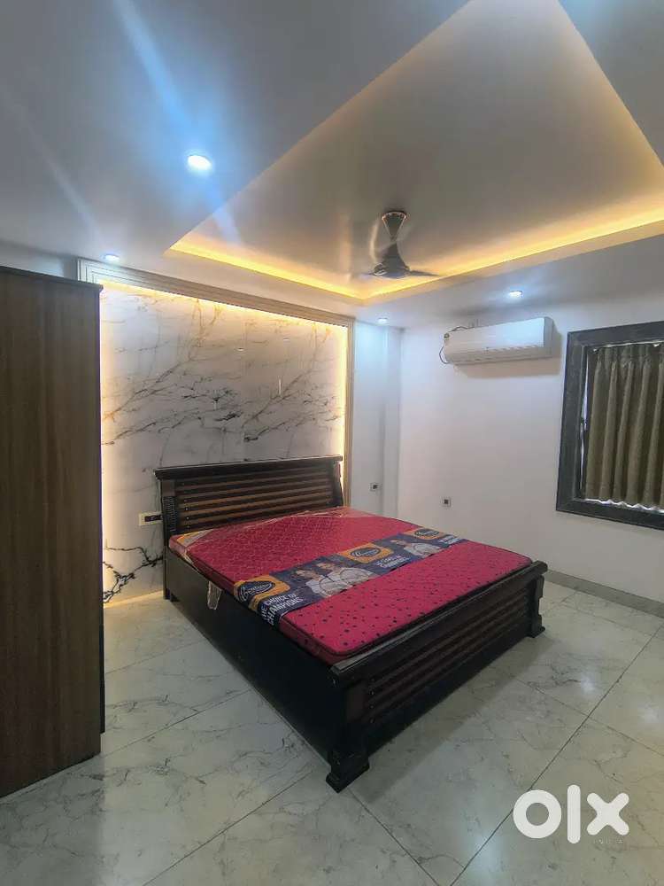 2bhk fully furnished ( Bed,ac, fridge coupboards everything)