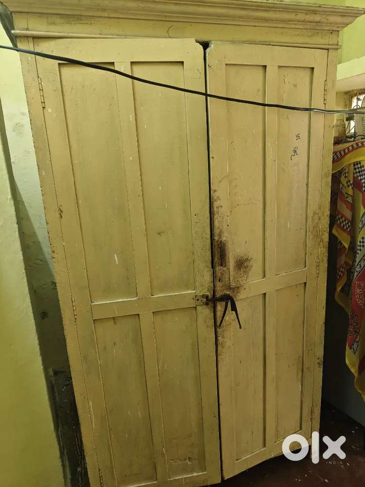Orignal sagwan wooden Almirah