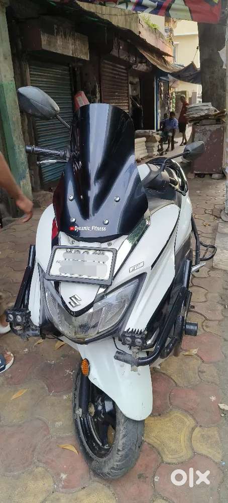 I want to sell my Suzuki Burgman 125 Street