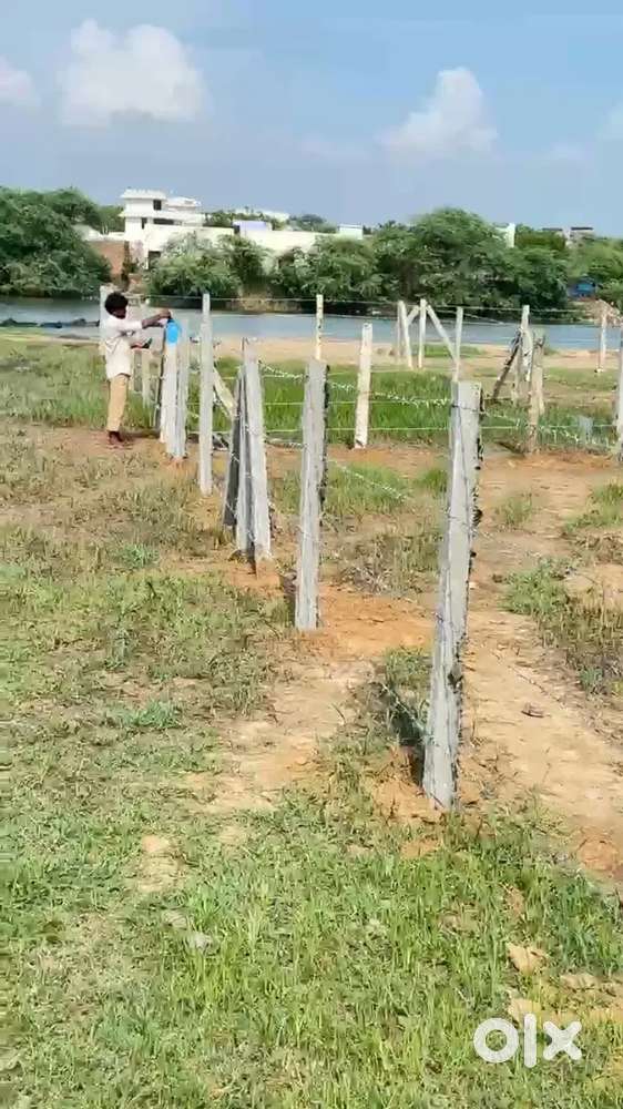 Plot for sale 200gaj, 40*45.