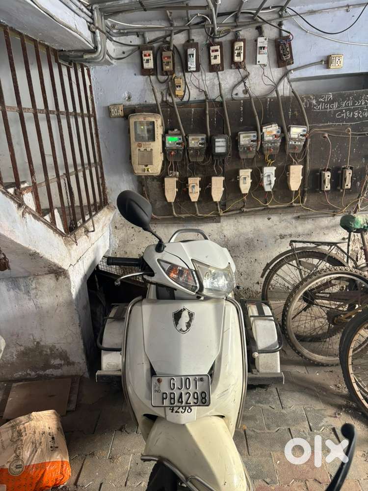 Activa with side wheel installed