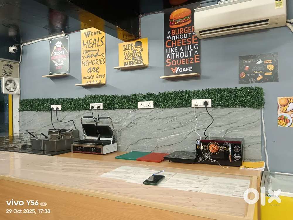 Burger sandwich bana k liye zarurat hai ek lardke ki veg or non veg.