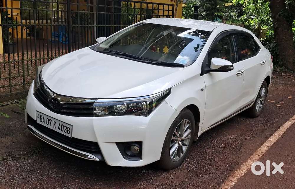 Toyota Corolla 2015 VVTi  Hybrid automatic.limited edition.Top End