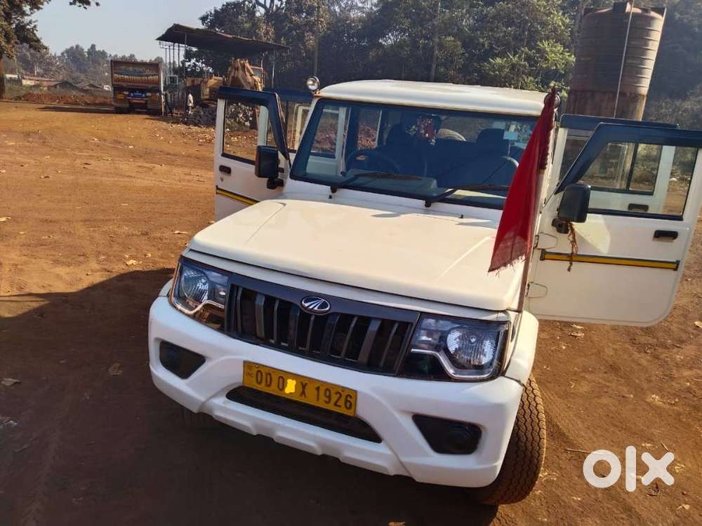White Bolero SLE BS VI in Excellent Condition बिक्री के लिए: 2022बोलेर