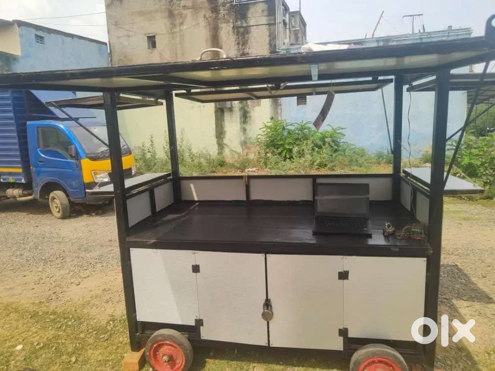Food container truck hotel