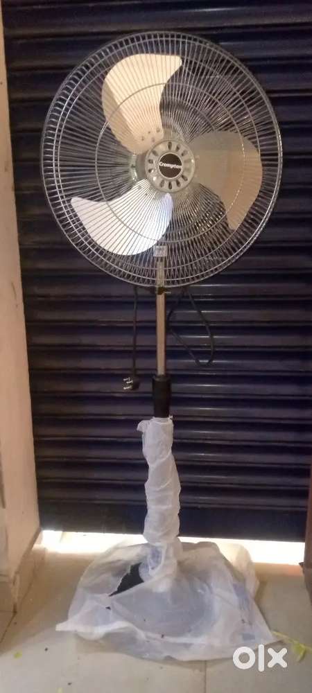 Standing fan