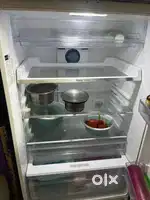 Samsung refrigerator like new condition but some scratches on body