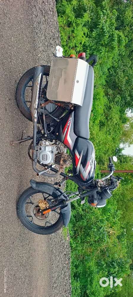 Bajaj CT 100 2016