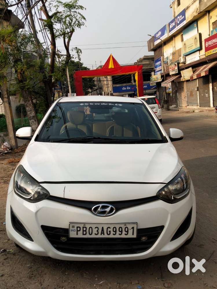 Hyundai i20 Sportz 1.4 CRDI 6 Speed BS-IV, 2014, Diesel