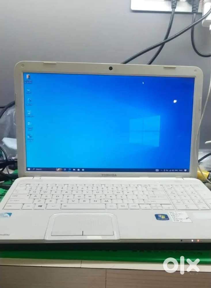 TOSHIBA LAPTOP