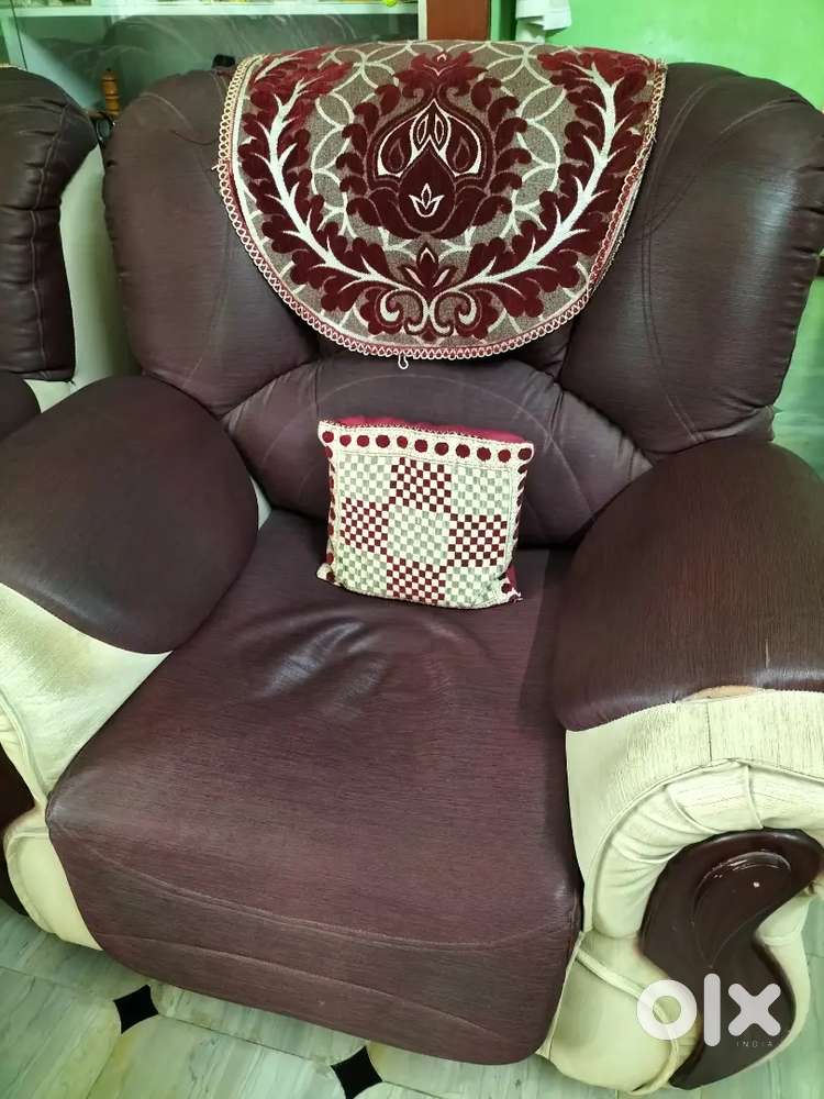 Single-seater Sofa for Sale 1+1 - Usable Condition