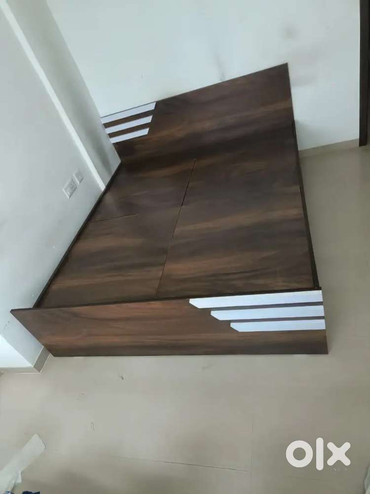 BRAND NEW STORAGE BED 5*6