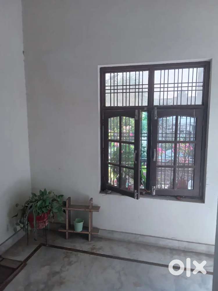 Single room is available for rent