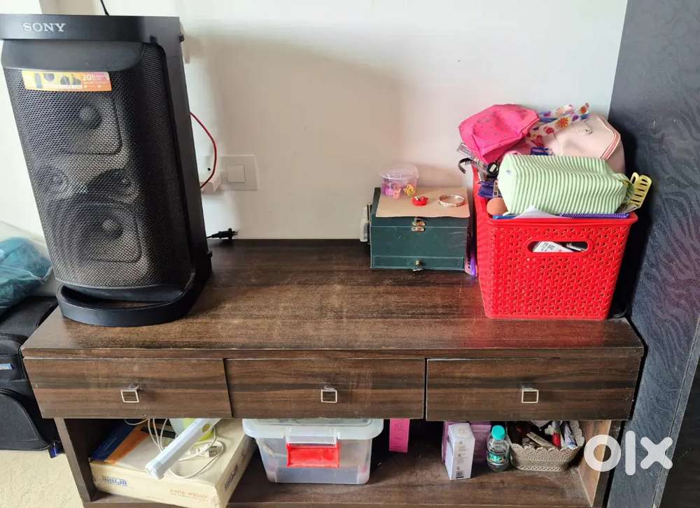 Loaw height bed side Table