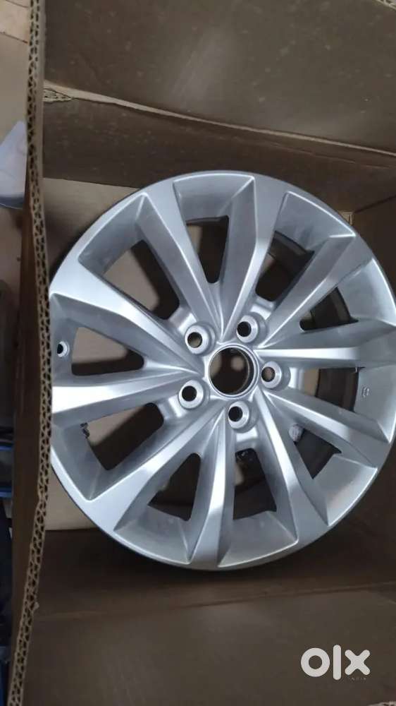Innova Hycross 17inch Alloy wheels