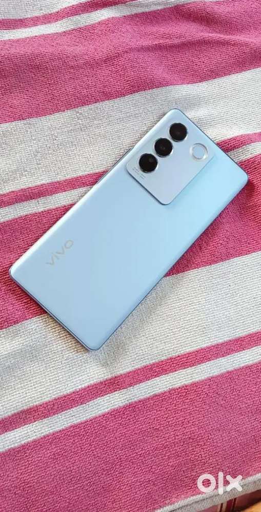Vivo v27 5G 8GB RAM 128 GB internal