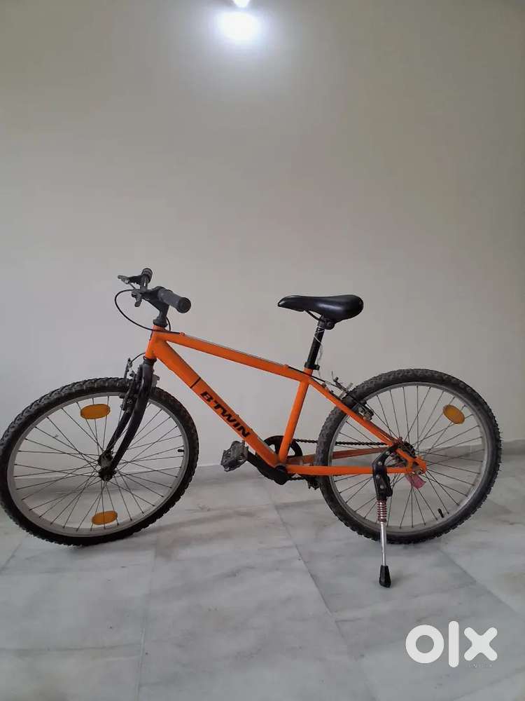 New brand hardly used decathlon btwin cycle