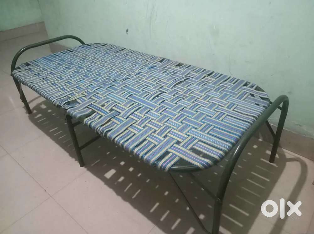 Foldable bed