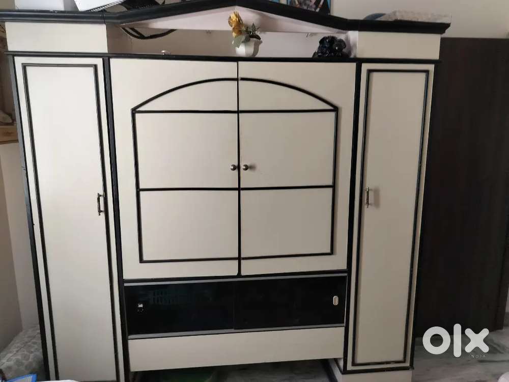 Wardrobe plywood and saag frame