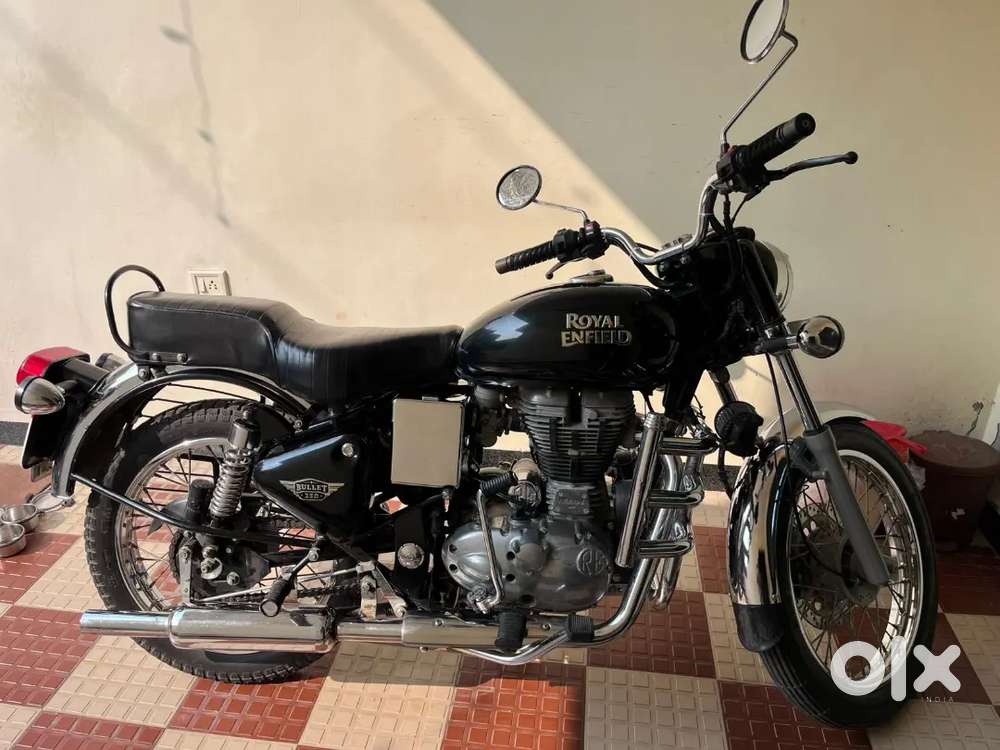 Royal Enfield bullet classic with extra silencer