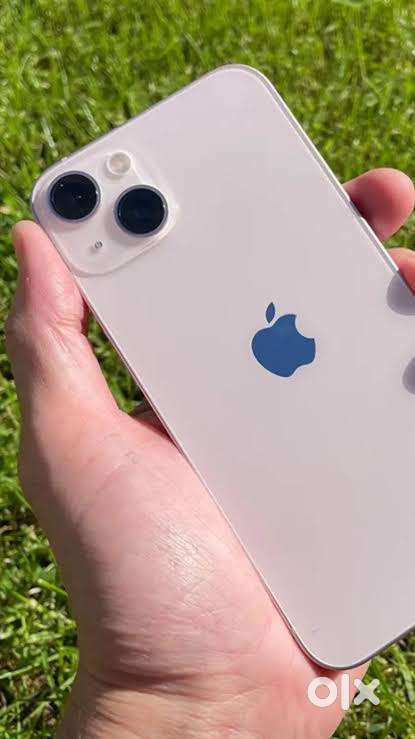 Iphone 13 mint condition white colur 90 betry