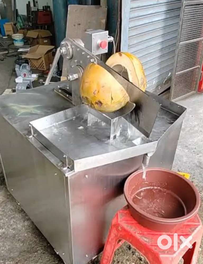 Coconut cutting machine