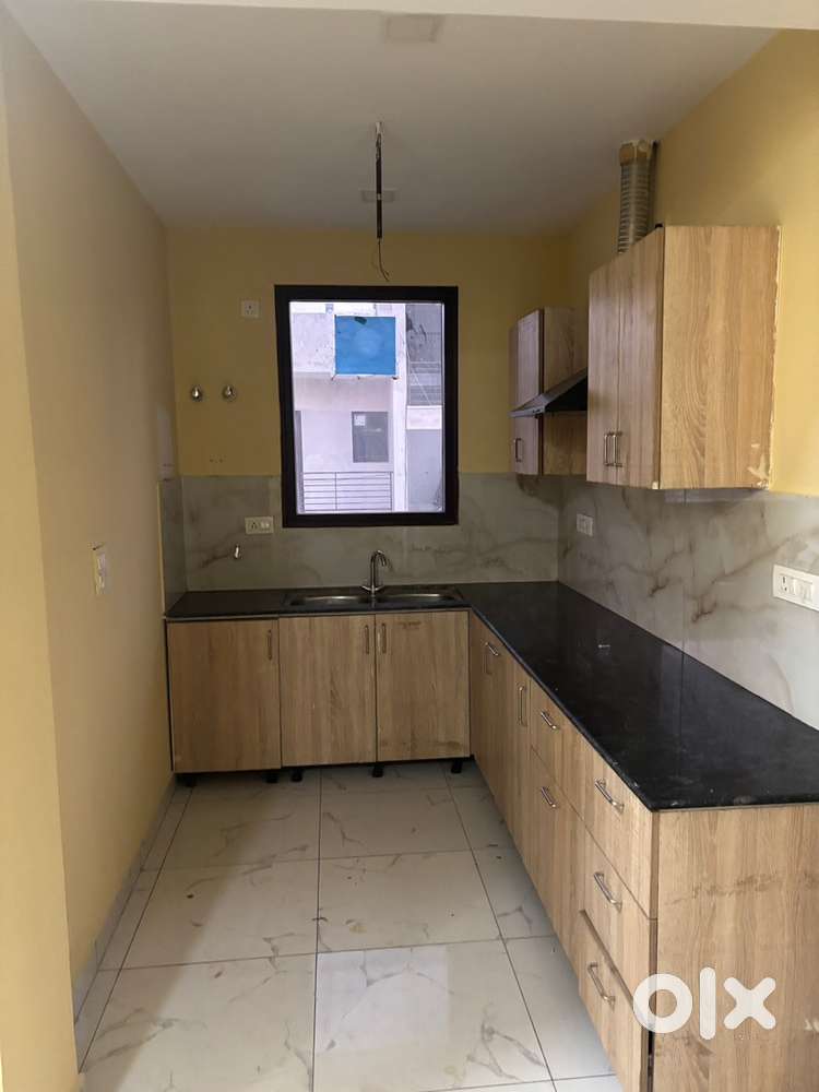 Urgent for sale 2BHK Flat for Sale in Gated Society - Prime Location.
