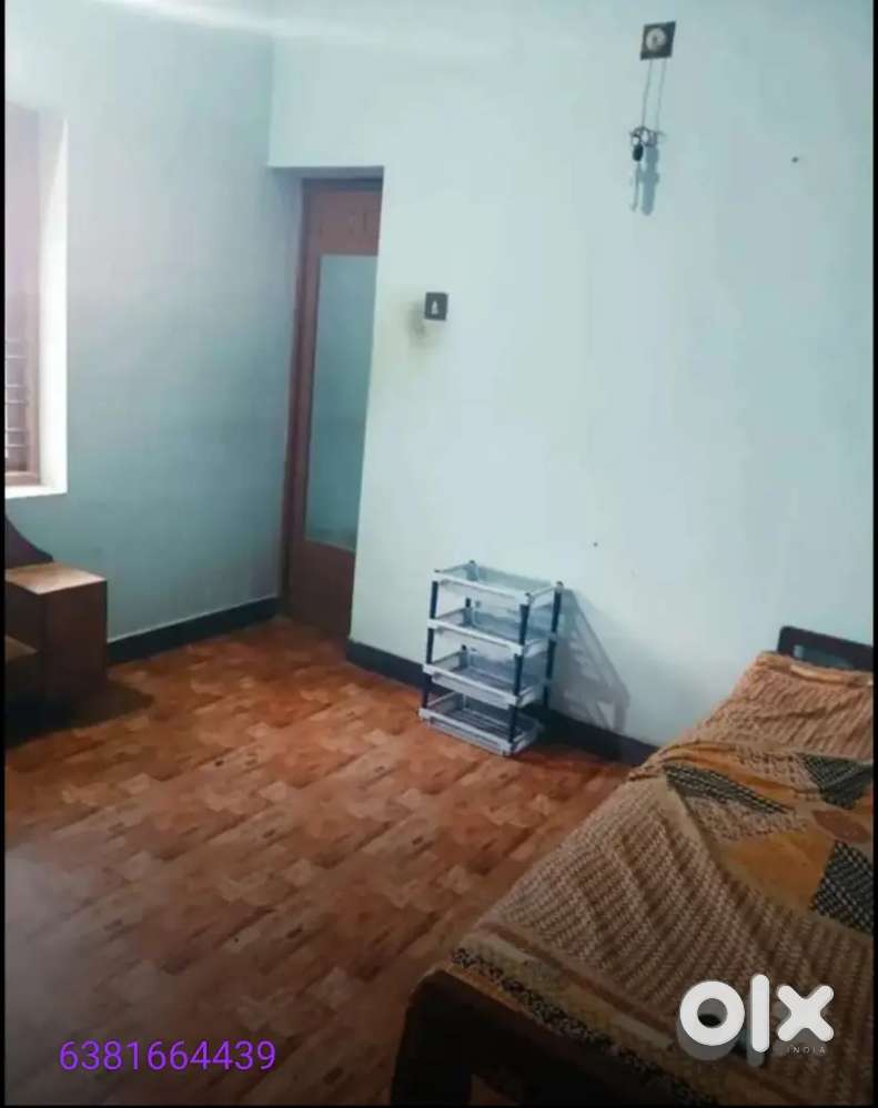 PG for students and working women, Poonkulam