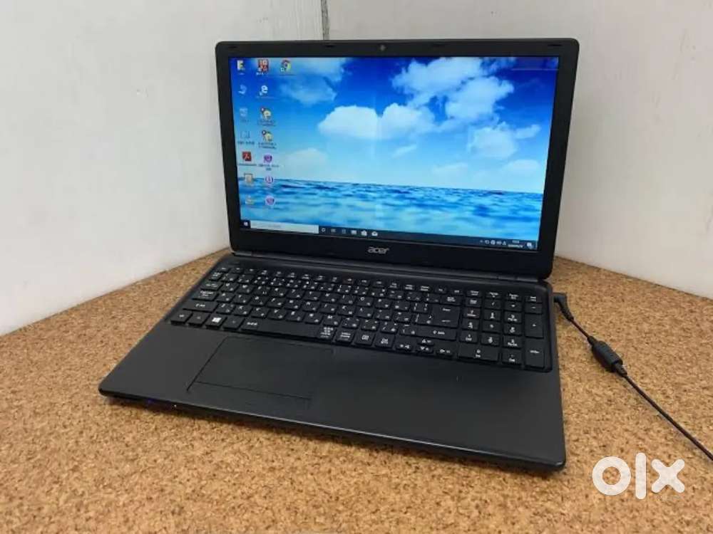 ACCER Laptop AMD Radeon R5 Good Condition
