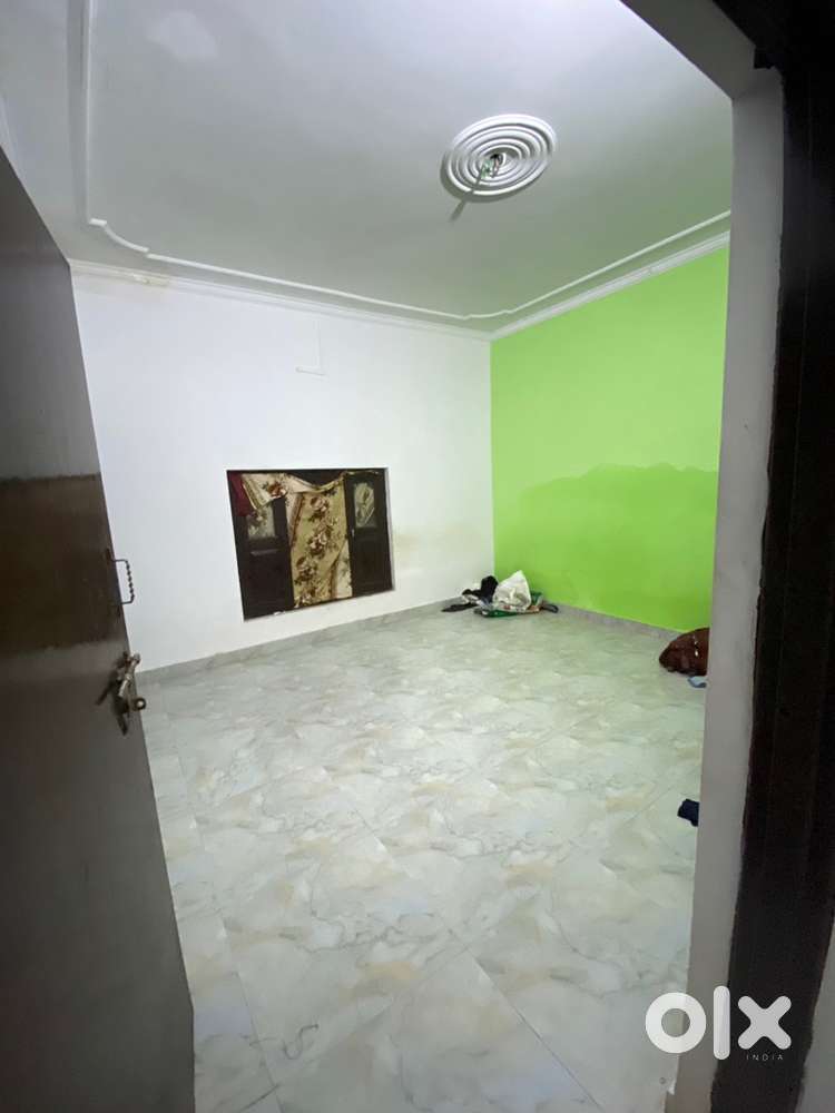 One room for rent. Behind charak hospital (almash bagh )