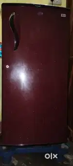 LG 135L Single Door Fridge (2015) – Maroon, Excellent Condition