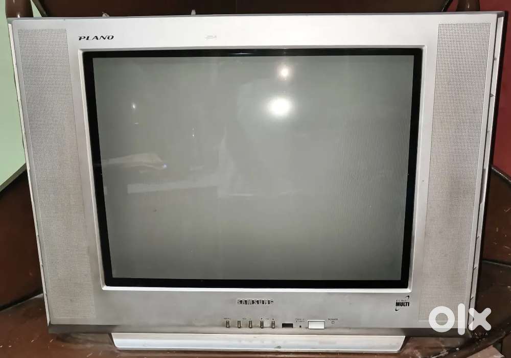 Samsung Plano Flat TV - Excellent Working Condition with Great Sound