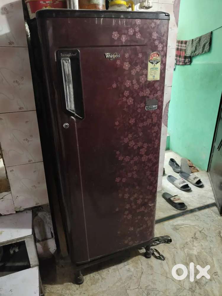 Whirlpool fridge good condition never repaired