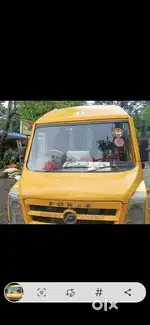 Tempo Traveller 17.Set School Bus