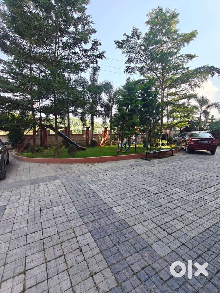 3BHK Spacious flat for rent in Radha Nagar VIP road