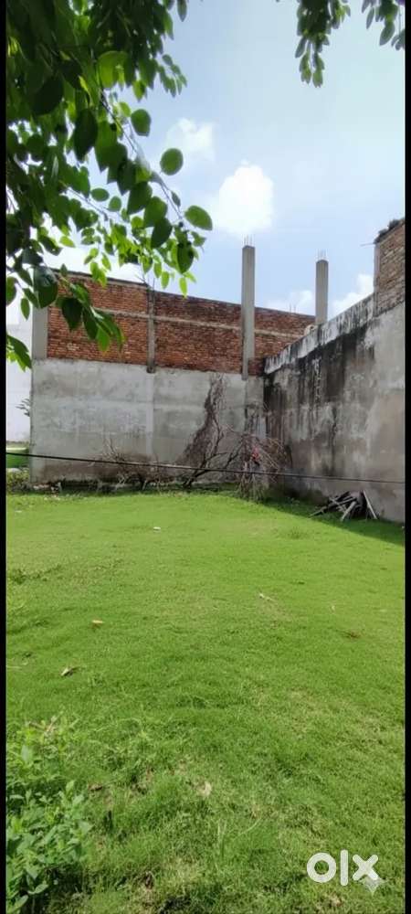 आदित्य होटल से 750mt अंदर