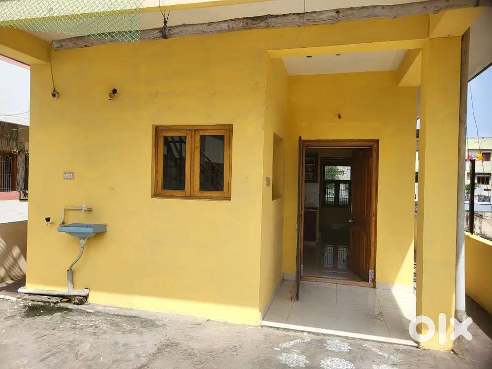 1Bhk pent house in prasadampadu 6th from National highway.