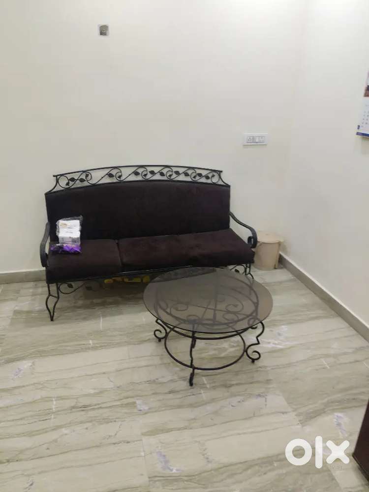 II GOHRI PROPERTIES II 2 BHK UPPER GROUND FLOOR FURNISHED PARK FACING