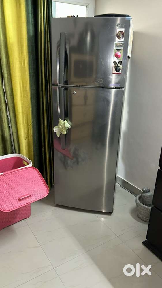 4+ years old fridge, fully functional