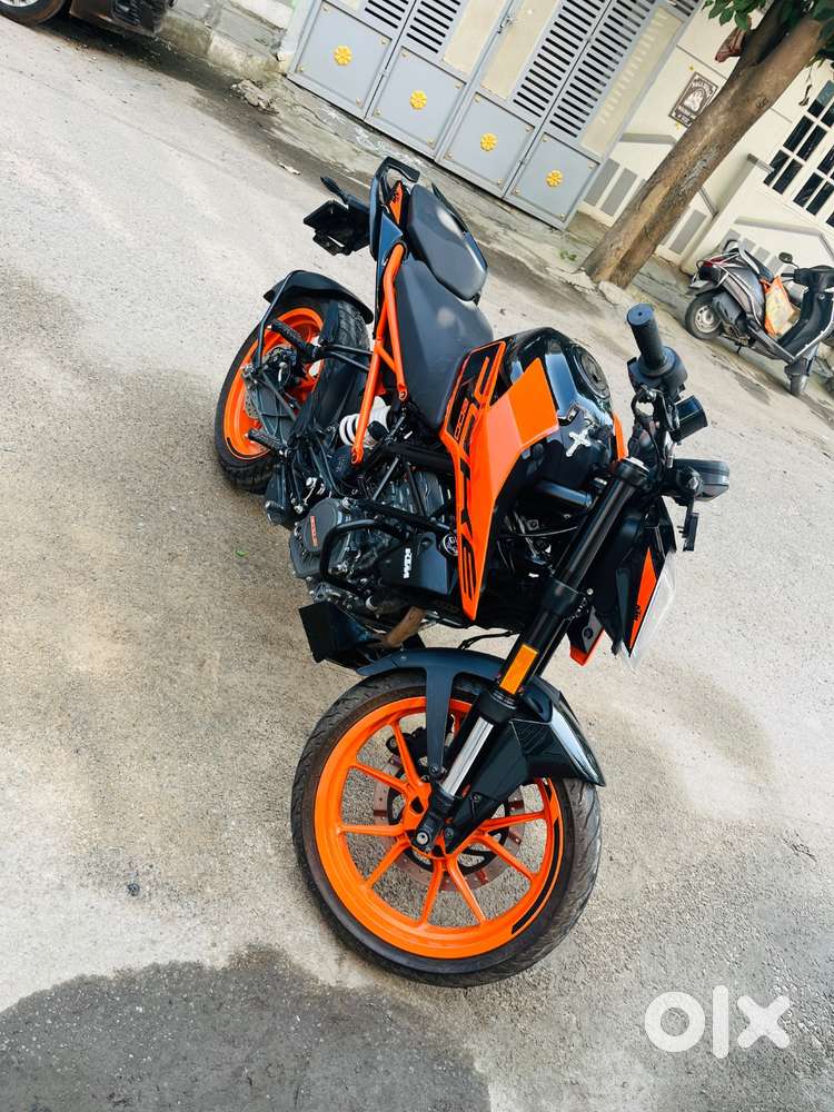 KTM duke200