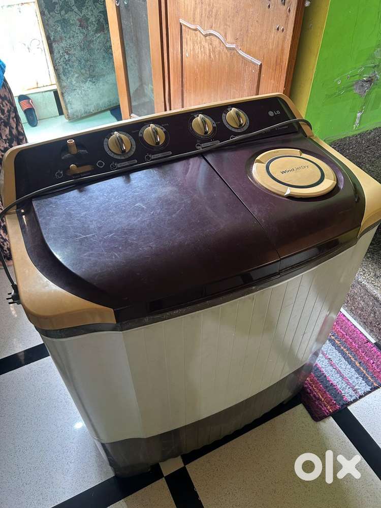 LG semi automatic washing machine 6.2 KG