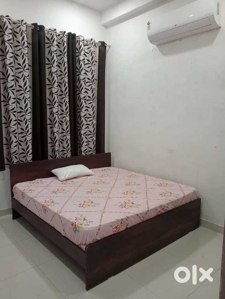Room Rent Available Vatika Road